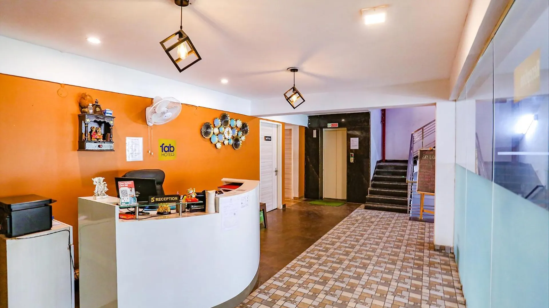 Hotel Fabhotel Sky Rise Inn Gurgaon